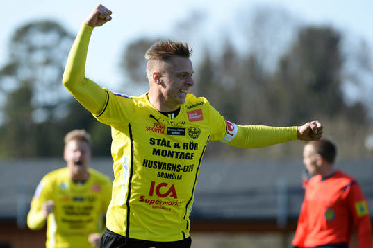 Mjällbys Mattias Håkansson jublar
