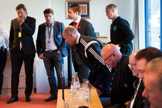 Domaren Martin hansson, matchdelegatern Pelle Höög,