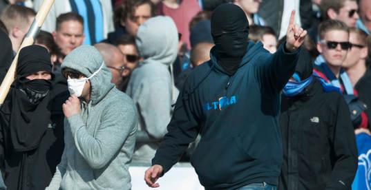 Maskerade Djurgårdens-supporters av dödsmisshandeln i