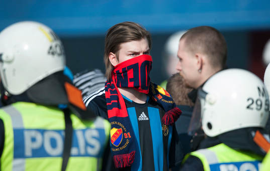 Maskerade Djurgårdens-supporters av dödsmisshandeln i
