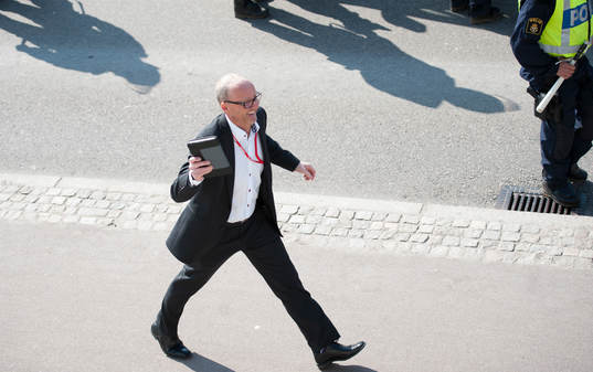 Helsingborgs marknadschef Rickard Nilsson med långa kliv