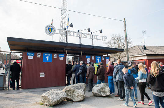 Entren på Grimsta IP innan fotbollsmatchen mellan