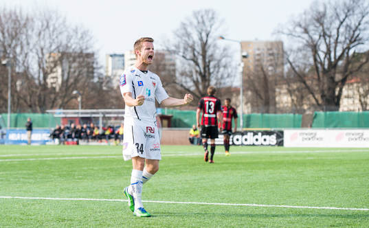 Kalmars Måns Söderqvist skriker ut i jubel