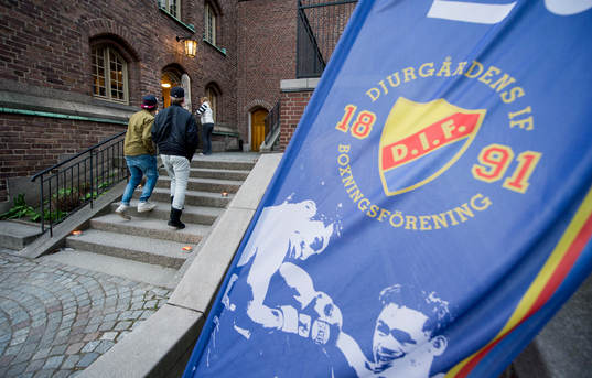 Djurgårdens supportrar sörjer supportern som