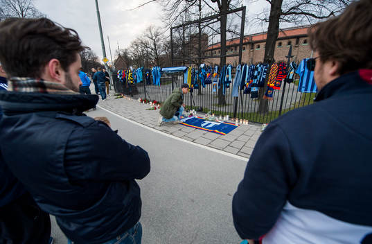 Djurgårdens supportrar sörjer supportern som
