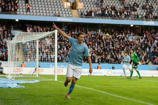 Malmös Simon Thern jublar