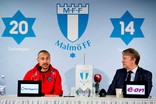 Falkenbergs tränare Henrik Larsson och tränare Åge