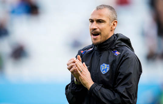 Falkenbergs tränare Henrik Larsson