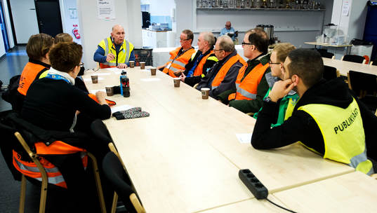 Gruppchefen för säkerhet och service har ett möte innan