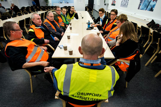 Gruppchefen för säkerhet och service har ett möte innan