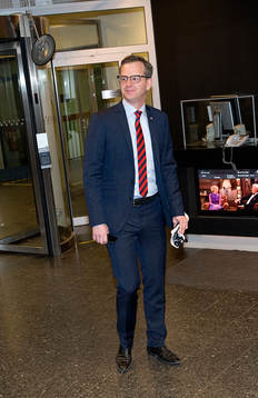 Mikael Damberg lämnar SVTs studio