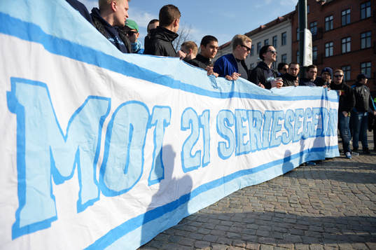 Malmö Supportrar laddar upp