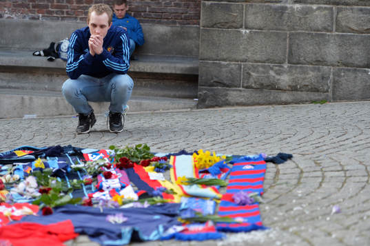 Djurgårdens och Helsingborgs supportrar har lagt tröjor
