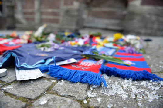 Djurgårdens och Helsingborgs supportrar har lagt tröjor