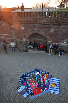 Djurgårdens och Helsingborgs supportrar har lagt tröjor
