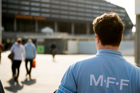 Malmösupportrar påväg mot Swedbank Stadion