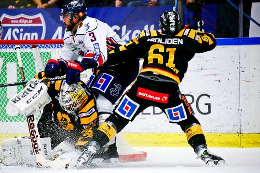 Linköpings Kent McDonell utvisas
