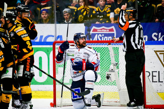 Linköpings Kent McDonell utvisas