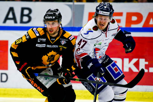 Skellefteås Joakim Lindström mot Linköpings Oscar Sundh