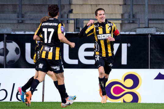 Häckens Martin Ericsson jublar