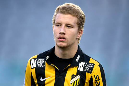 Häckens Simon Gustafson innan fotbollsmatchen i