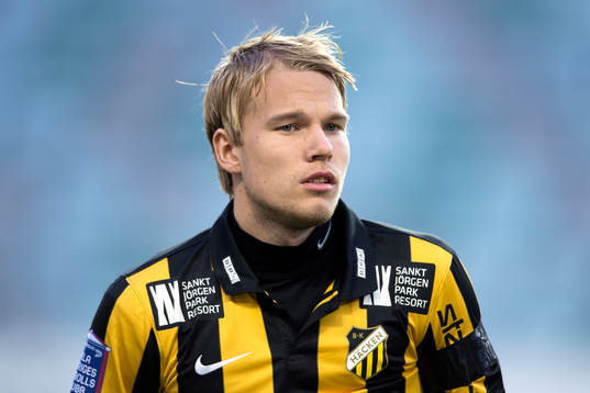 Häckens Oscar Lewicki innan fotbollsmatchen i Allsvenskan