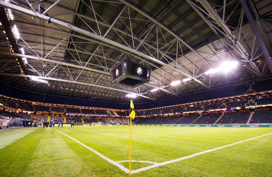 Friends Arena med stängt tak