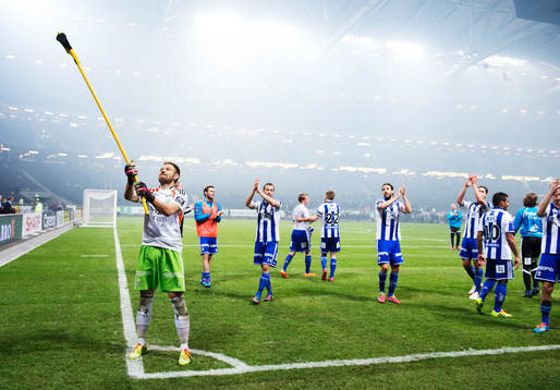 IFK Göteborgs målvakt John Alvbåge jublar