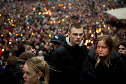 Tusentals har samlats för att delta i en manifestation på
