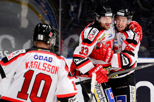 Örebros Kalle Olsson jublar