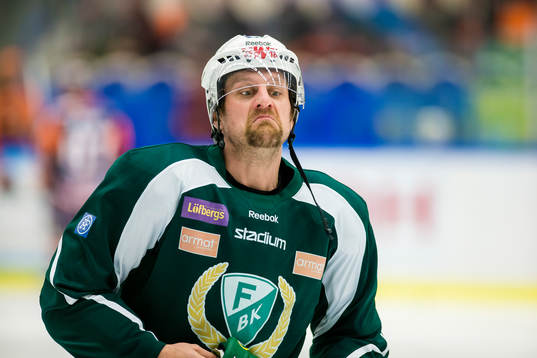 Färjestads Christian Berglund innan ishockeymatchen i SHL