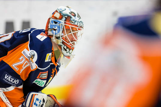 Växjös målvakt Scott Munroe innan ishockeymatchen i SHL