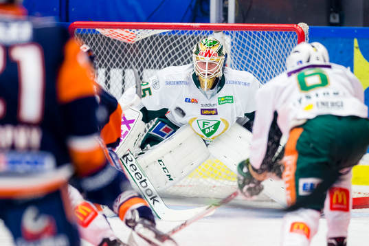Färjestads målvakt Fredrik Pettersson-Wentzel