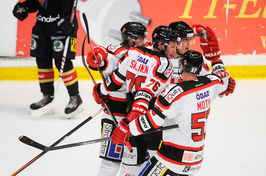 Örebros Jere Sallinen jublar