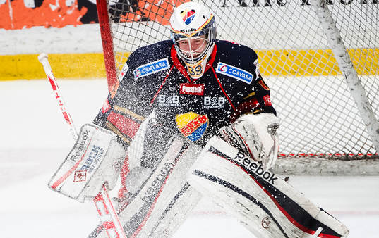 Djurgårdens  målvakt Adam Reideborn