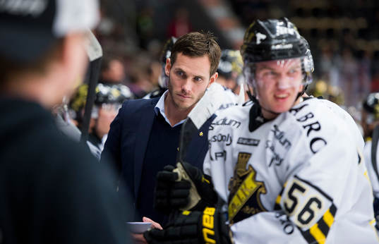 s assisterande tränare Daniel Rudslätt