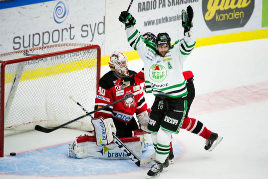 Rögles Tim Kunes jublar