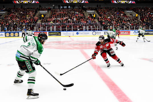 Rögles Victor Berglind och Malmö Redhawks Jens Olsson