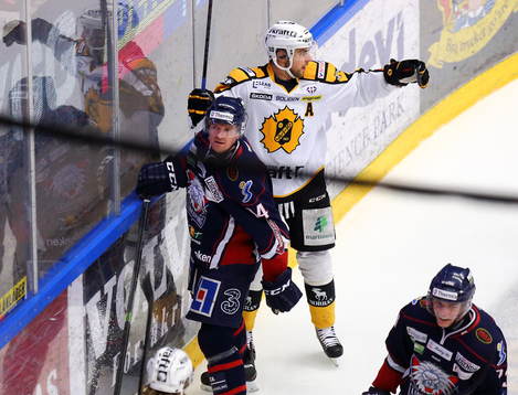 Skellefteås Joakim Lindström jublar och Linköping deppar