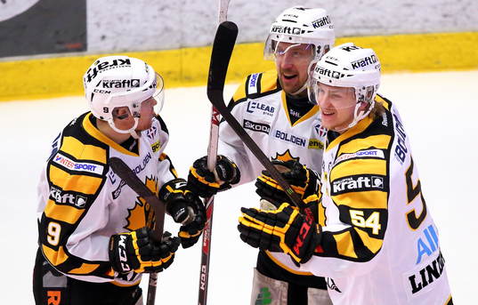 Skellefteås spelare jublar