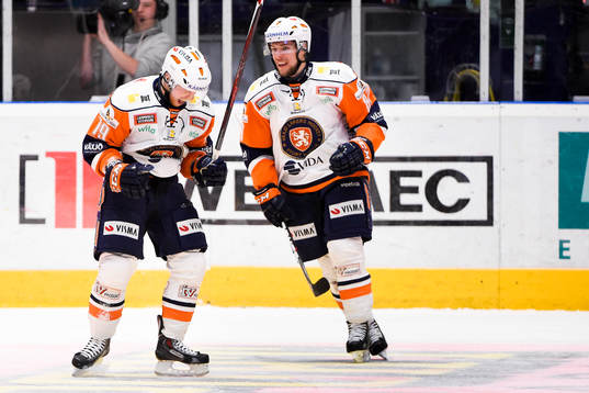 Växjös Ryan Lasch jublar