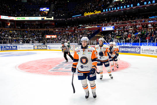 Växjös Robert Rosén jublar
