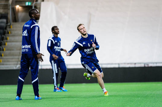 Mark Mayambela, Amadou Jawo och Aleksander Faltsetas