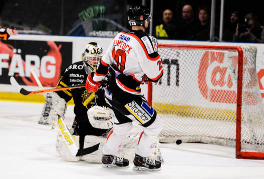 s målvakt Daniel Larsson