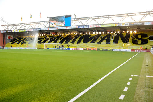 Elfsborgsklacken har ett tifo innan fotbollsmatchen i