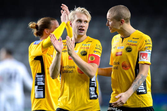 Elfsborgs Johan Larsson och Sebastian Holmén jublar