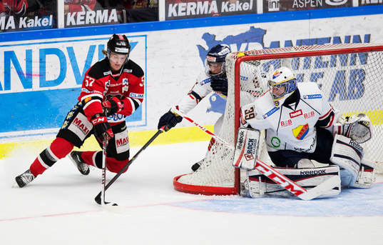 Malmö Redhawks Calle Andersson och Djurgårdens Adam
