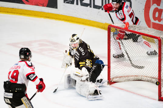 s målvakt Daniel Larsson