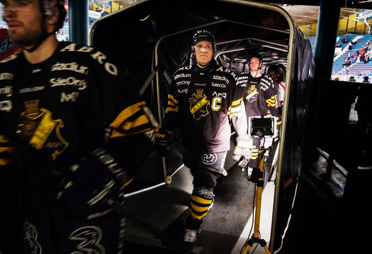 s Patric Blomdahl deppar när han lämnar isen