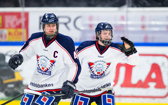 Linköpings Tobias Göransson (h) jublar med Philip Rondahl